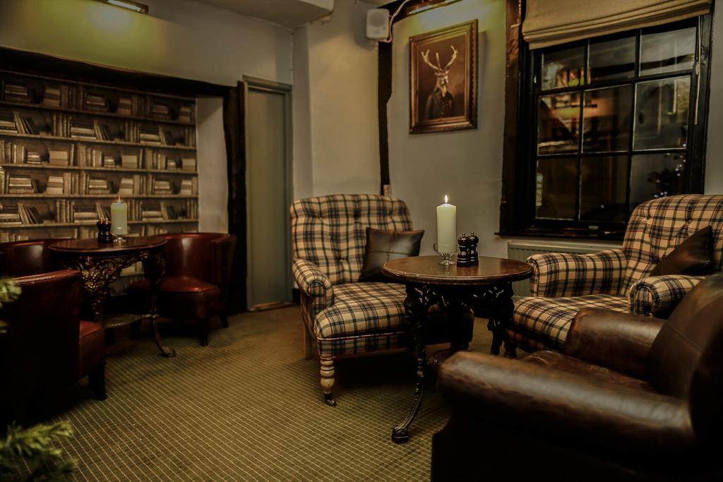 The Angel Hotel Лавенем Экстерьер фото